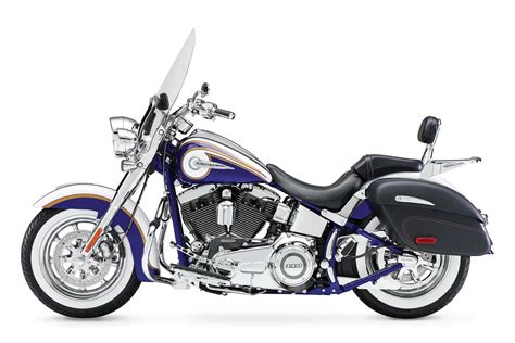It's loaded with chrome and includes classic hiawatha headlamps. 081913-2014-harley-davidson-cvo-softail-deluxe-02 ...