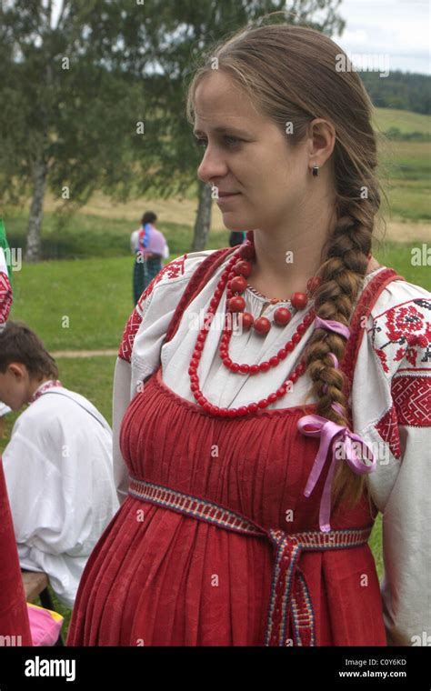 File Fort Ross Woman Wearing Traditional Russian Costume Wikimedia Commons Vlr Eng Br