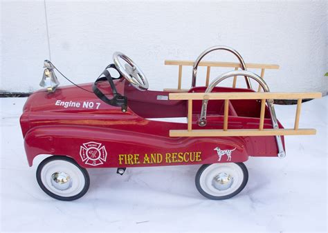 Vintage Reproduction Childrens Fire Engine Pedal Car Ebth
