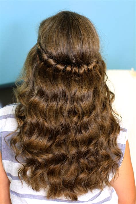 These days half up half down haircuts are in trend and girls blessed with natural waves or soft curls love to this glamorous hairdo is among easy half up half down hairstyles and waterfall braid looks extremely cute and simple half hairdo! Headband Twist | Half-Up Half Down Hairstyles - Cute Girls ...