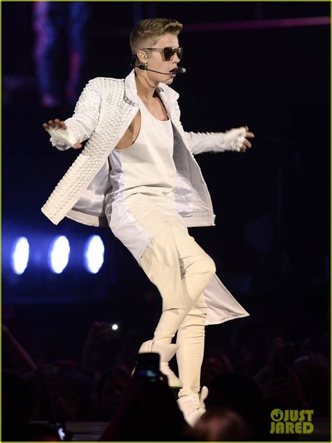Justin Bieber Strips Down Shirtless For Believe Brisbane Concert Photo Justin