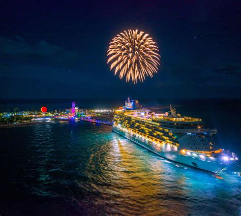Our favorite Perfect Day at CocoCay late night photos | Royal Caribbean Blog