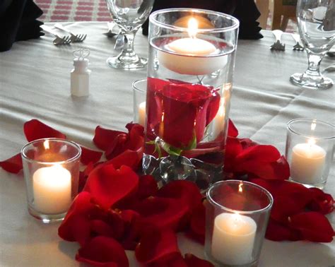 Red Rose Centerpieces With Black Linens The Centerpieces