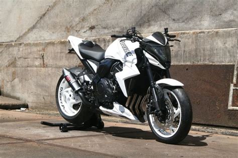 Umgebautes Motorrad Honda Cb R Von Direct Performance Ps De