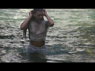 Blue Lagoon Milla Jovovich Return To Swimming