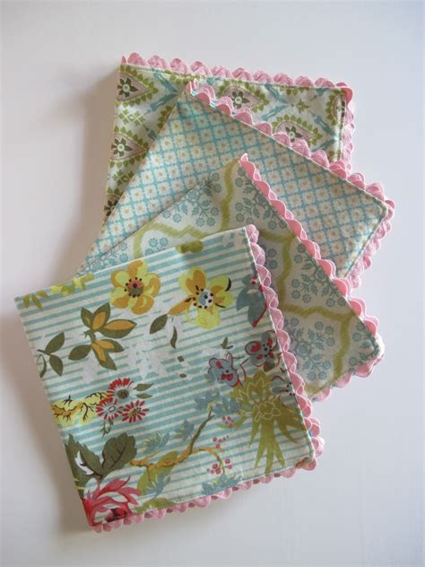 Cut fabric squares 18 x 18 (or any size you wish). Sew Peachey: Cloth napkins