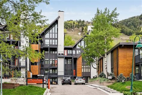 Downtown Aspen Ski In And Out Condominiums For Rent In Aspen Colorado