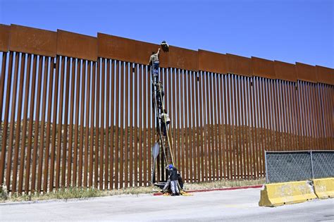 Ucsd Trauma Doctors Say Migrant Injuries And Deaths Rose Sharply As The Border Wall Grew Taller
