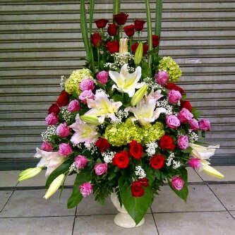 We love flowers to be timeless, but not dull. TOKO BUNGA JAKARTA | 085716660717 | 55C42A4D: toko bunga ...