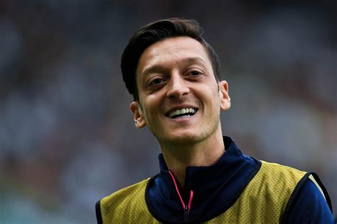 Arsenal Injury Update Mesut Ozil And Hector Bellerin Among Six Stars