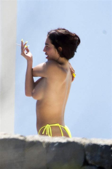 Katie Salmon Nude Boobs On Paparazzi Pics Scandal Planet 34048 Hot