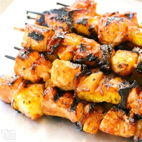 Serve these bbq chicken kabobs with orange cream fruit salad, alfredo potatoes and garden vegetable caprese salad! BBQ CHICKEN PINEAPPLE KABOBS with BACON - Butter with a ...