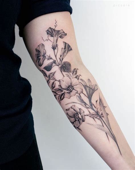 20 Beautiful Rose Flower Tattoo Designs The Xo Factor Rose Flower