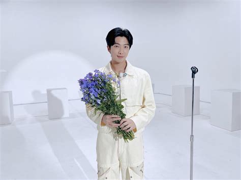 RM BTS Ungkap Makna Terdalam di Balik Sampul Album Indigo | Republika