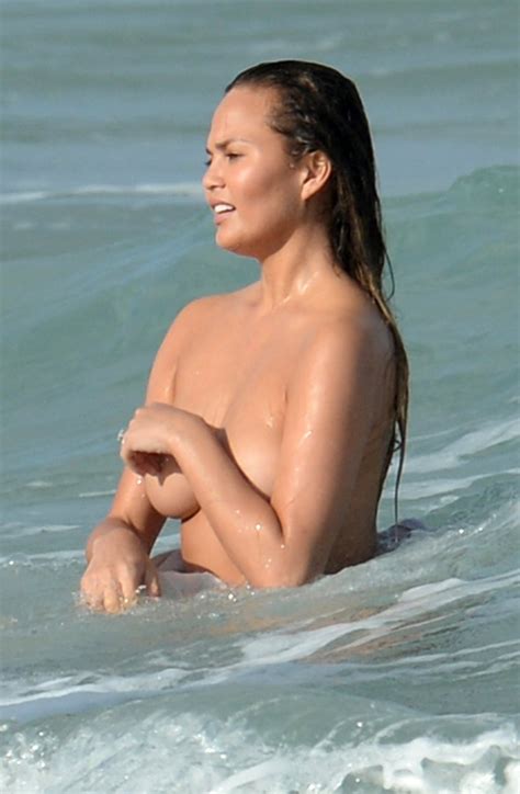 Chrissy Teigen Naked 21 Photos The Fappening