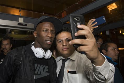 Advincula arriva dai messicani del tigres e ha firmato in prestito annuale, con opzione di acquisto definitivo da parte del neopromosso rayo. Conoce a Luis Advíncula, el nuevo refuerzo de Tigres