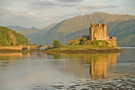 Eilean Donan Castle In Evening Light Stock Image Image Of Isles