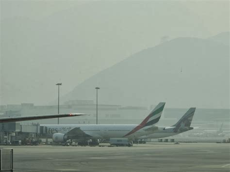 Wu felicia tung added a new photo — at 國泰航空. 許自己一個飛行的夢: 國泰航空 20 JAN 2014 CX 495 台北TPE-香港HKG N艙 猶太餐 初體驗