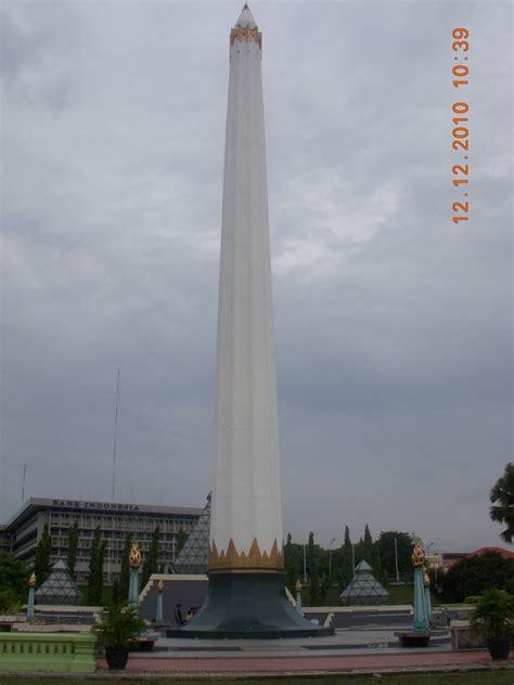 Riz Point Monumen Tugu Pahlawan