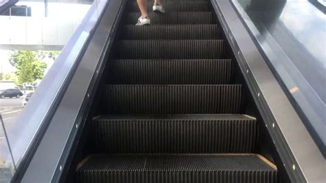 Ampang park lrt station is an lrt station in kuala lumpur that is served by rapidkl's kelana jaya line. LRT Ampang Park station to The INTERMARK building - YouTube