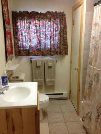 Walk to gift shops, grocery store, restaurants, and liquor store. Foothills Lodge & Cabins - UPDATED 2017 Prices & Hotel ...