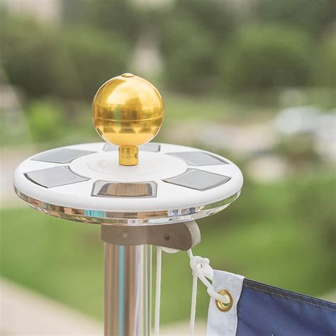 Deneve Deluxe Solar Flagpole Light - www.oursolarenergy.com | Flagpole