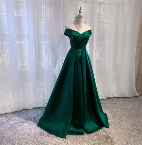 Imported Satin Emerald Green Prom Dresses Pleated A Line Off Shoulder Vestido Lace Up Back