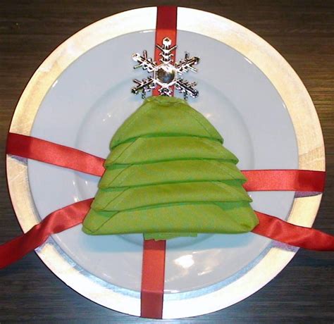 How To Make Christmas Tree Napkin Fold Step By Step