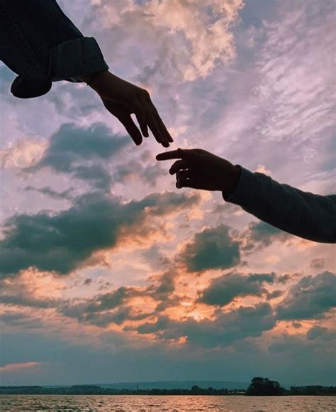 Berikutnya saya akan membagikan kumpulan gambar foto profil wa couple kualitas hd yang bisa kamu gunakan menjadi referensi profil akun whatsapp. 🧡•𝕗𝕠𝕝𝕝𝕠𝕨 𝕂𝕒𝕣𝕒𝕡𝕦𝕤𝕙𝕖𝕖𝕟 𝕗𝕠𝕣 𝕞𝕠𝕣𝕖•🧡 | Hand photography, Aesthetic pictures