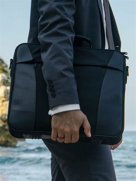 Best Laptop Bag For Men Top 10 Computer Bags Reviewed For Security