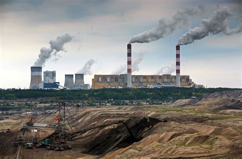 W wyniku awarii na stacji rozdzielczej w rogowcu, energię elektryczną produkuje obecnie tylko jeden blok. DTL involved in emissions reducing project at Bełchatów ...