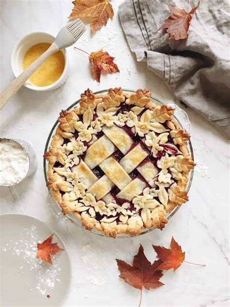 How To Make A Lattice Pie Crust Video Decorative Leaf Pie Crust The