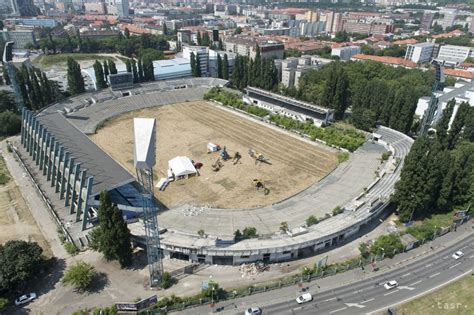 Use the map controls to rotate and zoom the slovan bratislava stadium view. Národný futbalový štadión postavia za takmer 50 miliónov eur