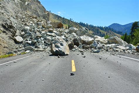 Us Highway 95 Blocked By Rock Slide Timeline To Reopening Unknown