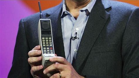 Motorola Dynatac 8000x Fu Il Primo Telefono Cellulare Della Storia