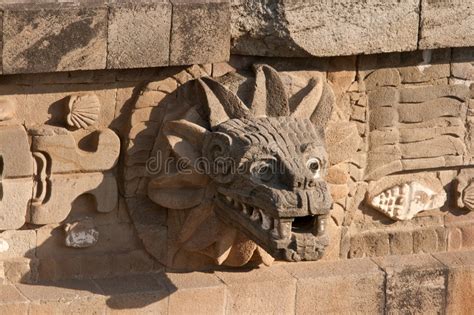 Quetzalcoatl IV стоковое изображение. изображение насчитывающей ...