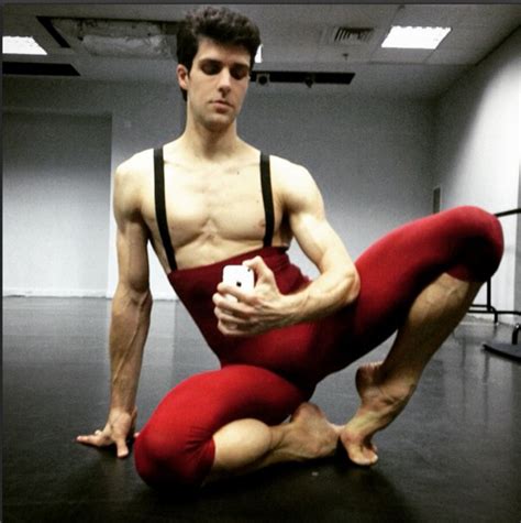 The art of dance (2016). Roberto Bolle: 40 anni in punta di piedi - www.stile.it