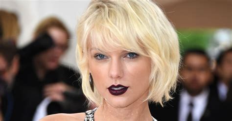 Stars Make A Strong Case For Wearing Dark Lipstick In Spring Huffpost