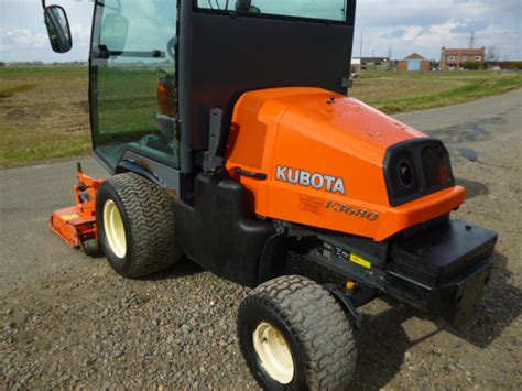 sold kubota  front ride  mower cab  sale fnr