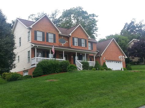 With more than 350 cabins to choose from, west virginia's state parks and forests offer endless opportunities for you and your family to disconnect from the hustle and bustle of everyday life and reconnect with what matters most, all surrounded by breathtaking natural beauty. Log Cabins for Sale in Lewisburg WV - Page 2 - Lewisburg ...