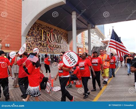 209 Union Workers Picket Line Stock Photos Free And Royalty Free Stock