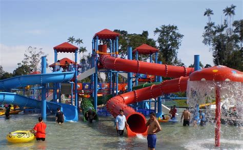 Melaka wonderland theme park & resort ini antara taman tema air terbaru ditemui di ayer keroh melaka. Tempat Menarik Di Ayer Keroh - Homestay Kesidang Lia ...