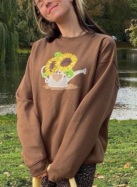 Floral Knit Fabric Indie Aesthetics Sunflower Graphic Crewneck Brown