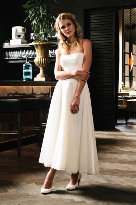 Lockeres kleid 11/2021 #117 6,99 € inkl. Brautkleid 7/8 Länge mit Lochstickerei - modern besonders