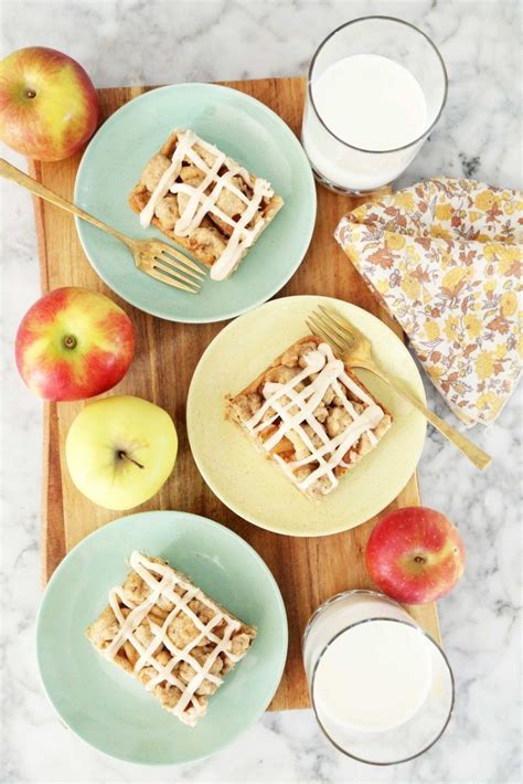 Two hints for a better result: Ina Garten's Apple Pie Bars | Recipe | Apple pie bars, Pie bar, Apple dessert recipes