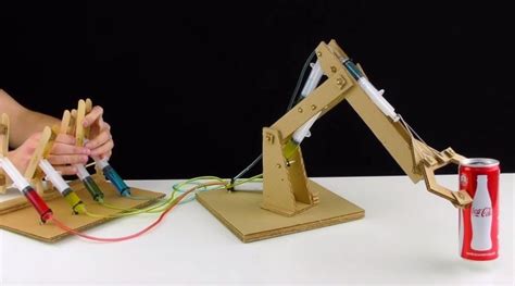 Cómo Construir Un Brazo Robot Totalmente Funcional Con Cartón