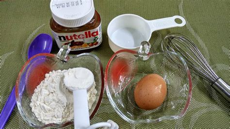 Nah untuk melihat resep apa saja yang dibutuhkan dan bagaimana cara membuatnya yuk kita simak caranya di bawah ini Cara Buat Brownies Coklat Paling Senang. Cuma 3 Bahan!