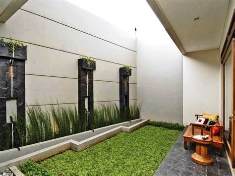 Memanfaatkan Lahan Kosong sebagai Taman Belakang Rumah ...