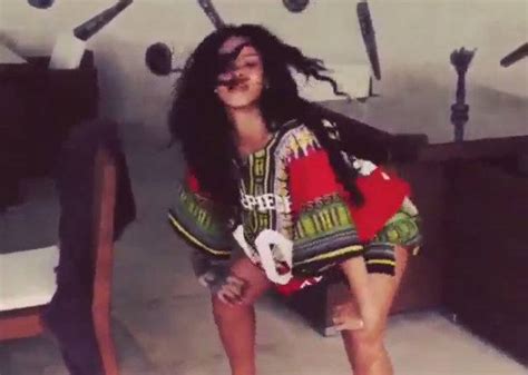Rihanna And Her Friends Doing Puppy Tail Dance Because Twerking Was