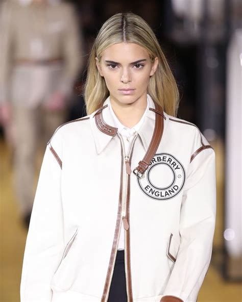 kendall jenner has dyed her hair blonde
